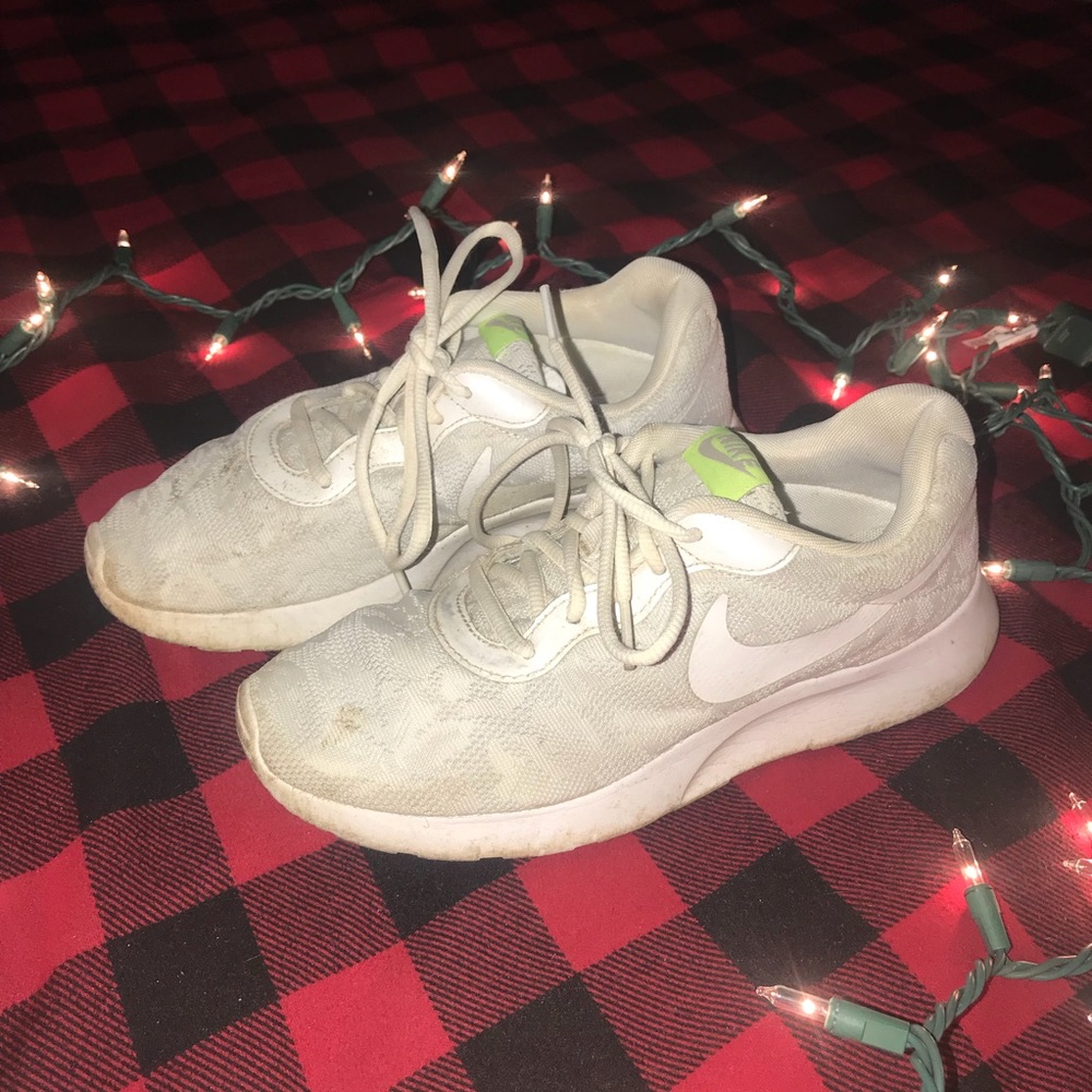 Nike tennis shoes